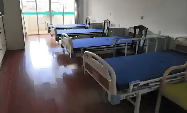 呆傻四小姐：独宠逍遥狂妃